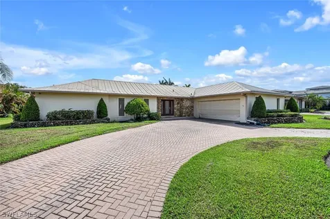 4228 Crayton Road Naples FL 34103