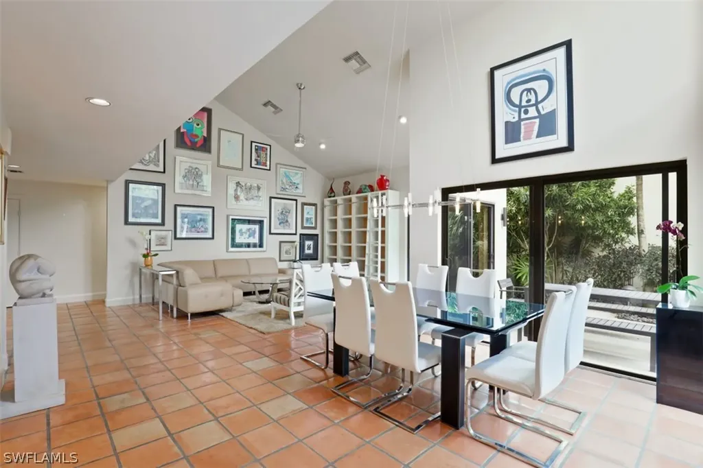 49 Las Brisas Way Naples FL 34108