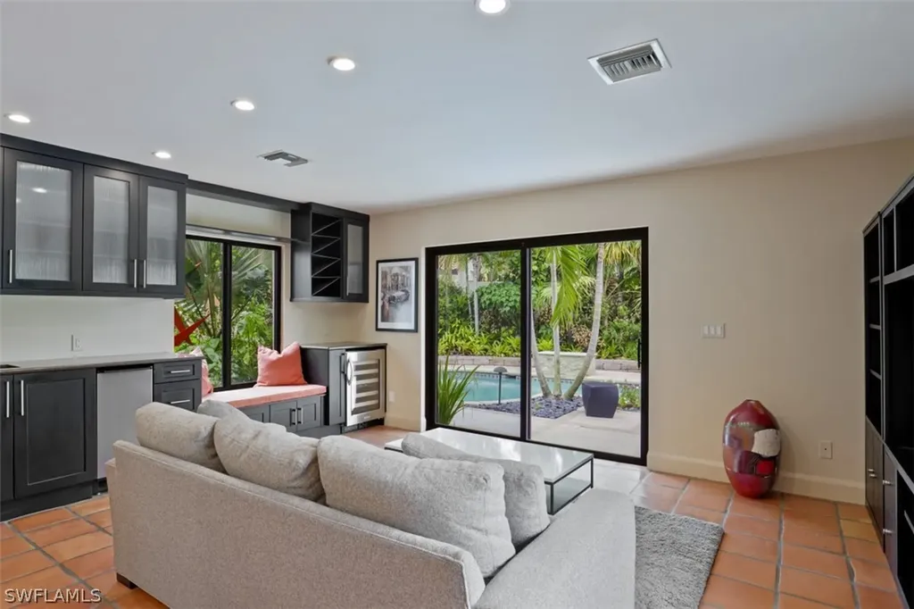 49 Las Brisas Way Naples FL 34108