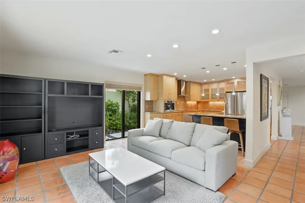 49 Las Brisas Way Naples FL 34108