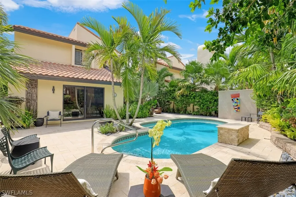 49 Las Brisas Way Naples FL 34108