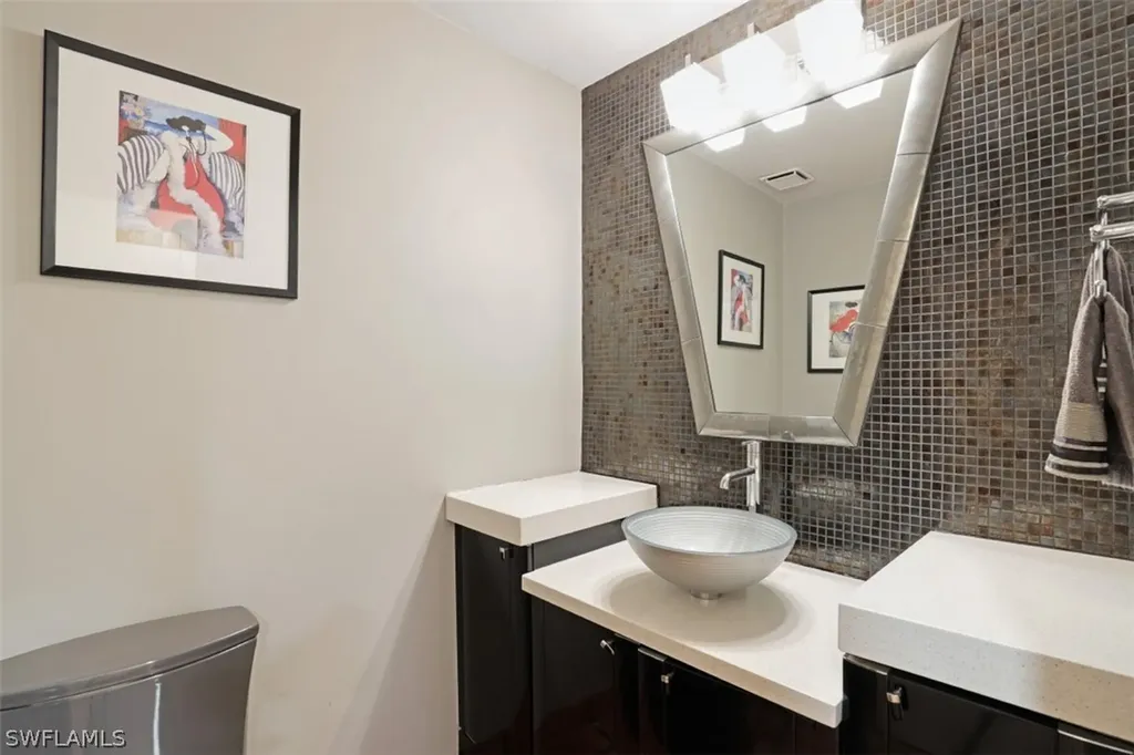 49 Las Brisas Way Naples FL 34108