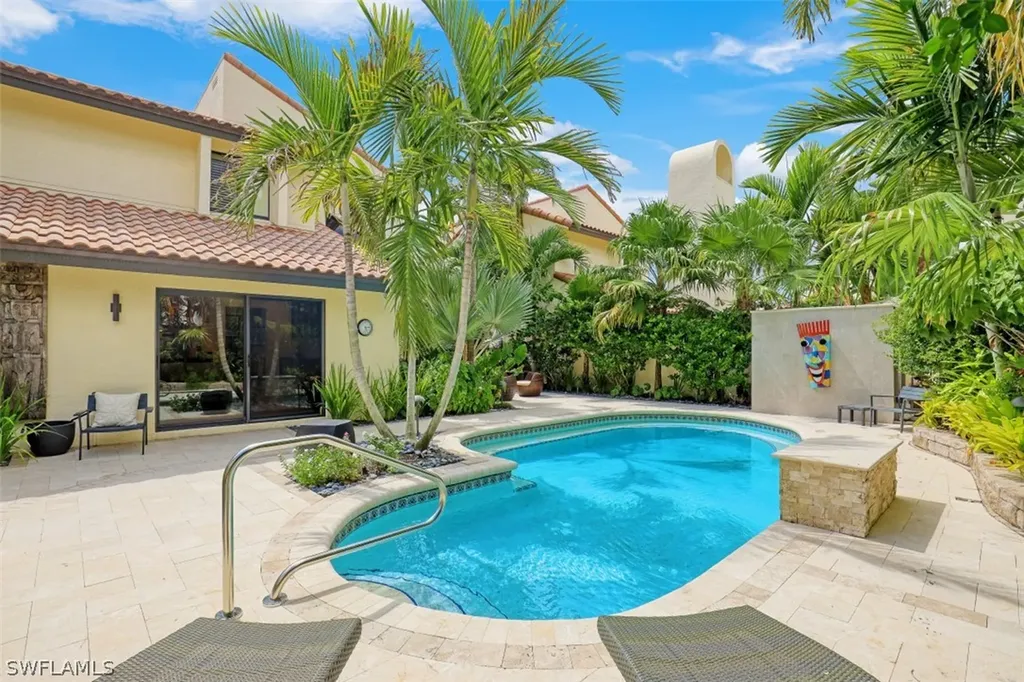 49 Las Brisas Way Naples FL 34108