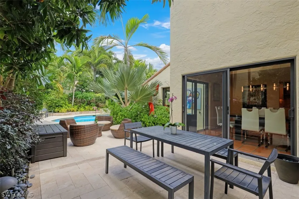 49 Las Brisas Way Naples FL 34108