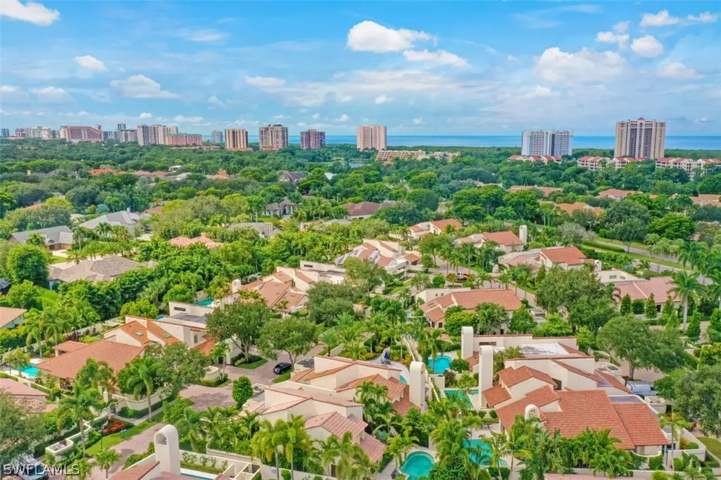 49 Las Brisas Way Naples FL 34108