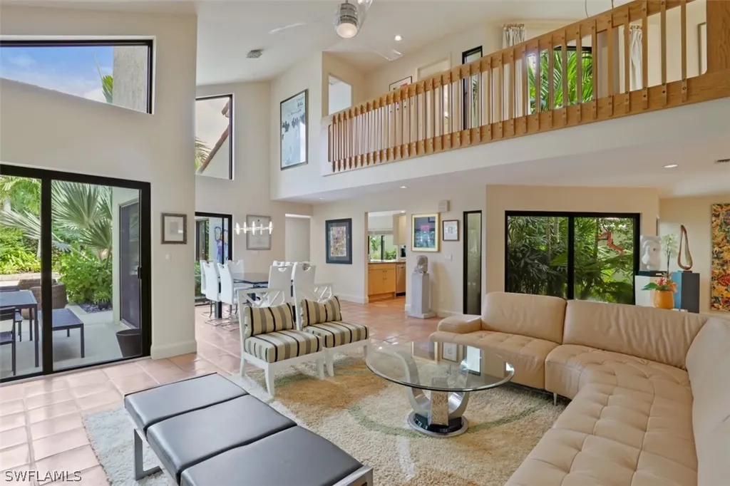 49 Las Brisas Way Naples FL 34108