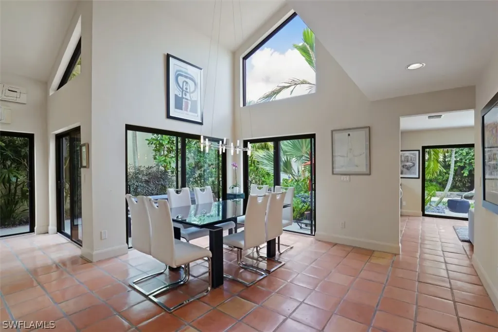 49 Las Brisas Way Naples FL 34108