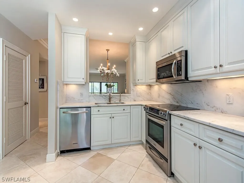 567 Serendipity Drive Naples FL 34108