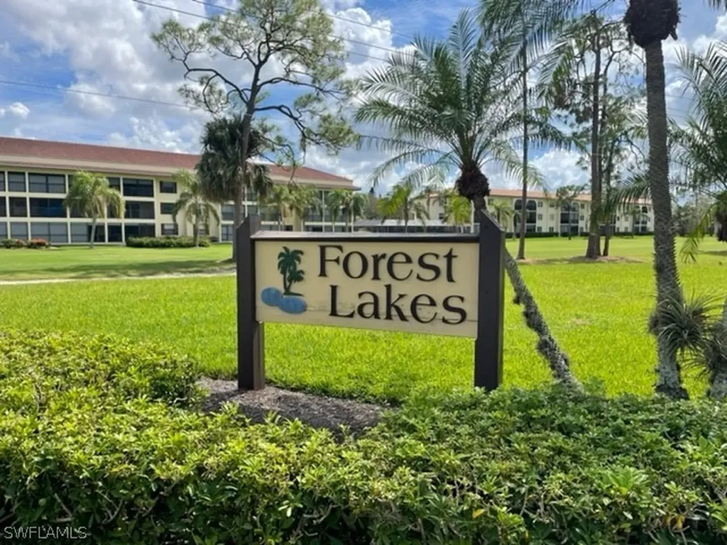 1087 Forest Lakes Drive Naples FL 34105