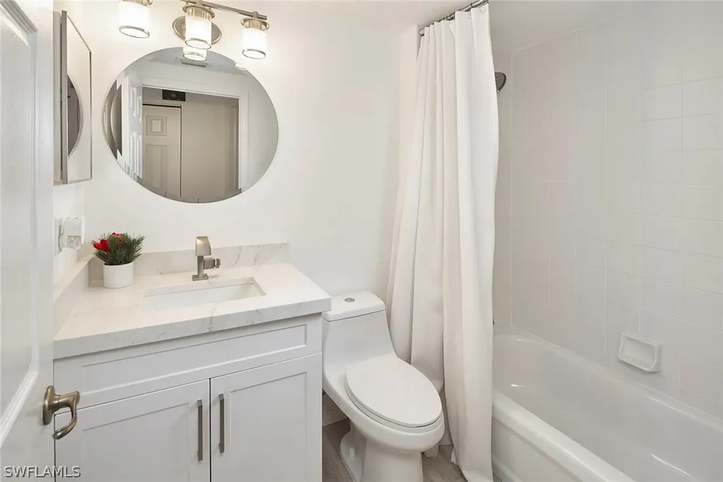 5060 Cedar Springs Drive Naples FL 34110
