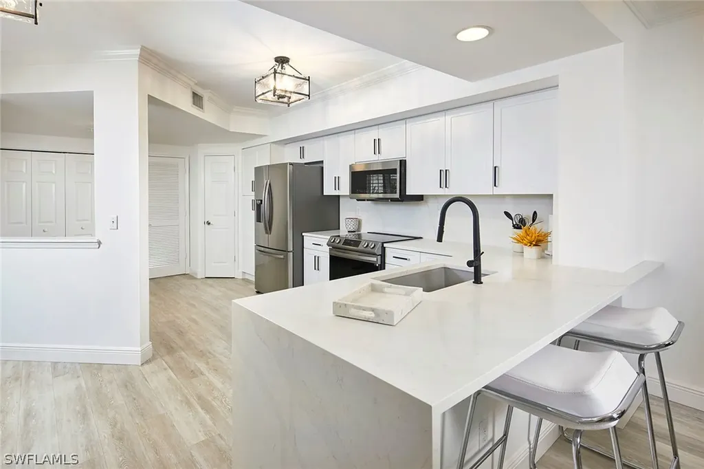 5060 Cedar Springs Drive Naples FL 34110