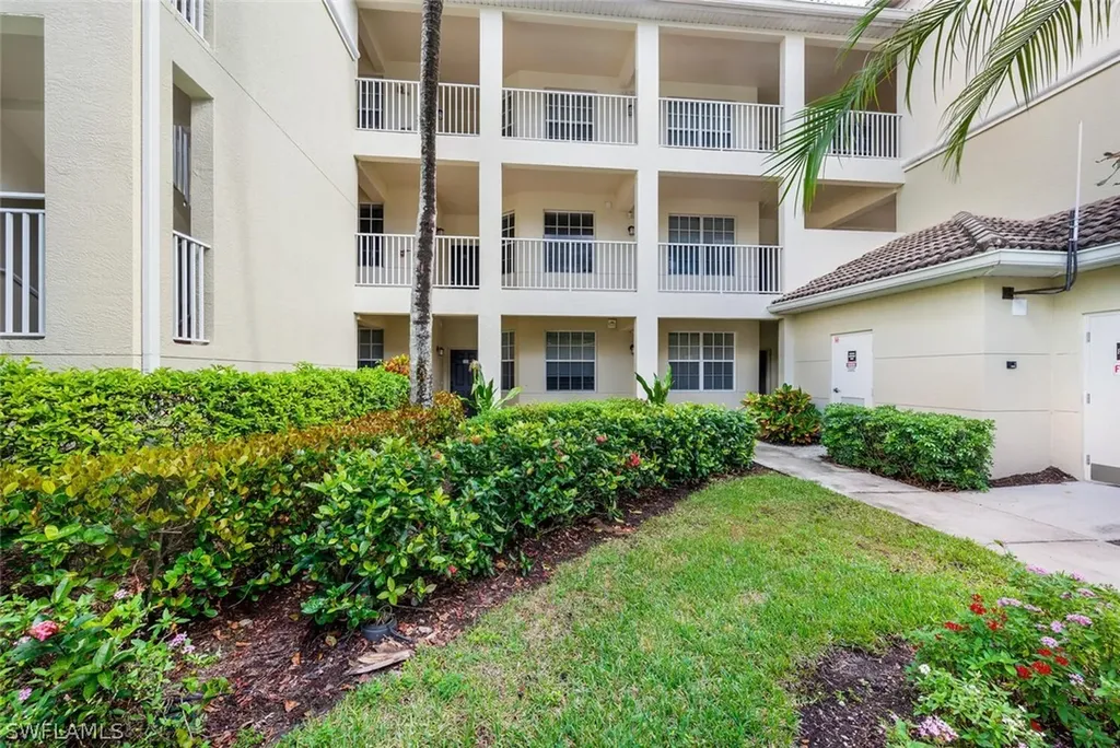1882 Tarpon Bay Drive S Naples FL 34119