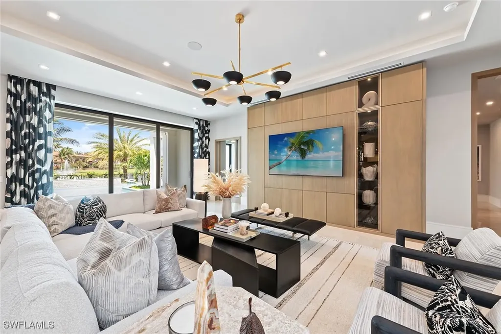 355 Colony Drive Naples FL 34108