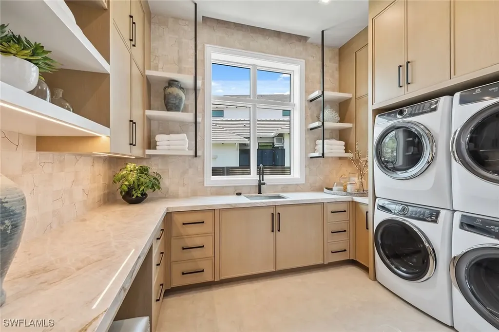 355 Colony Drive Naples FL 34108