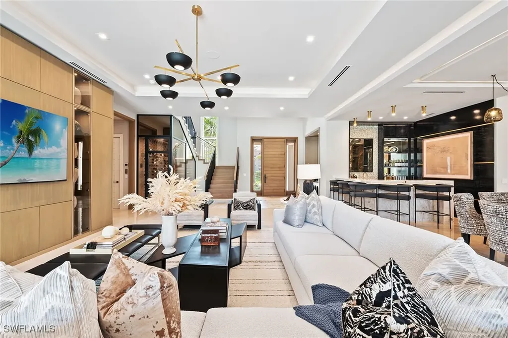 355 Colony Drive Naples FL 34108