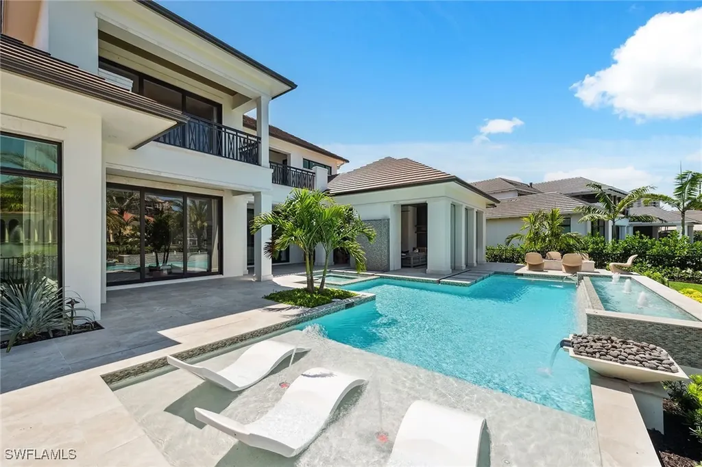 355 Colony Drive Naples FL 34108