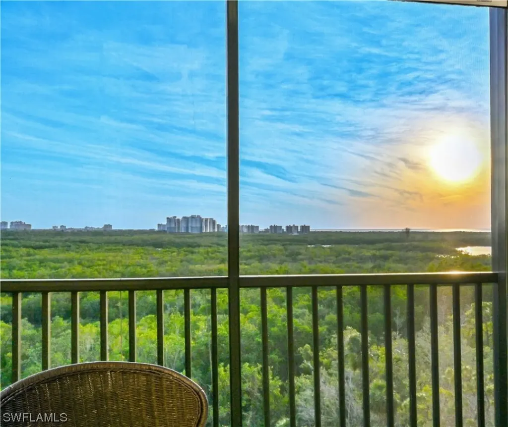 455 Cove Tower Drive Naples FL 34110