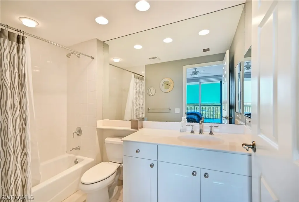 455 Cove Tower Drive Naples FL 34110