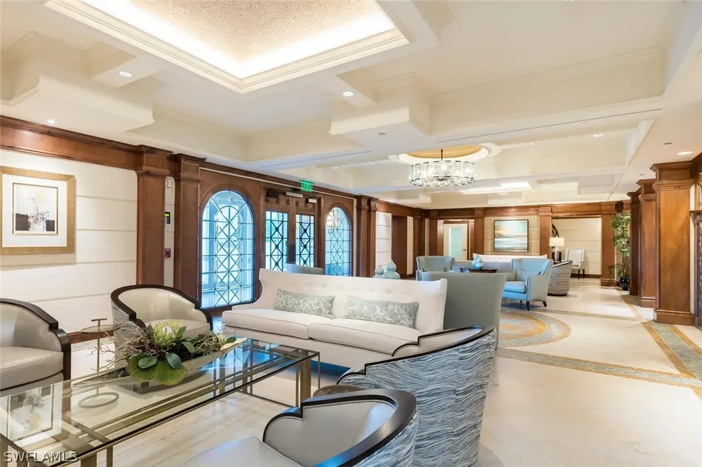 455 Cove Tower Drive Naples FL 34110