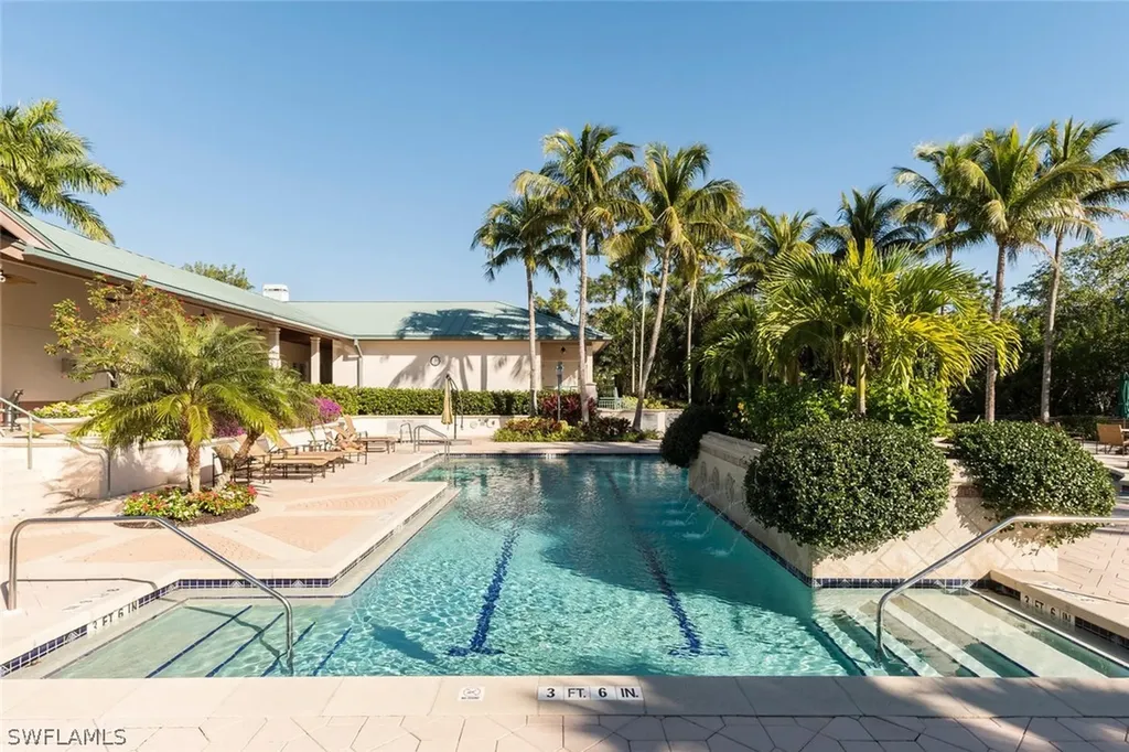 455 Cove Tower Drive Naples FL 34110