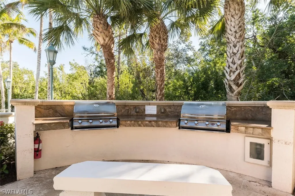 455 Cove Tower Drive Naples FL 34110