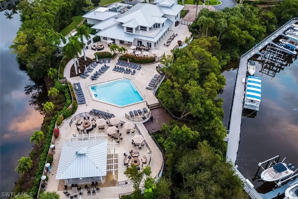 455 Cove Tower Drive Naples FL 34110