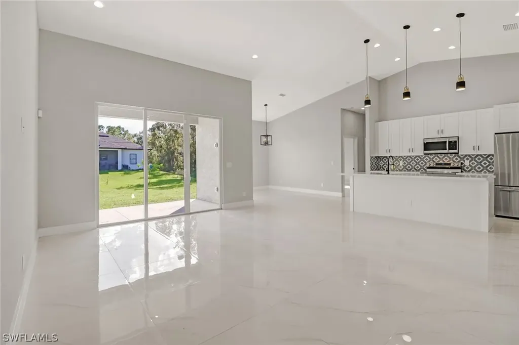 3211 40th Street SW Lehigh Acres FL 33976