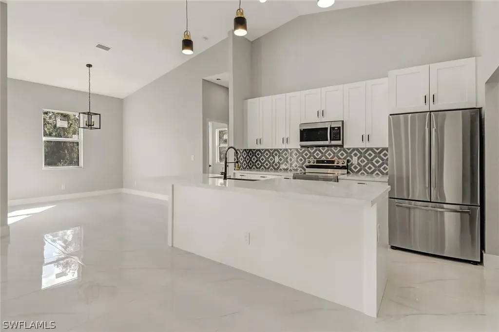 3211 40th Street SW Lehigh Acres FL 33976