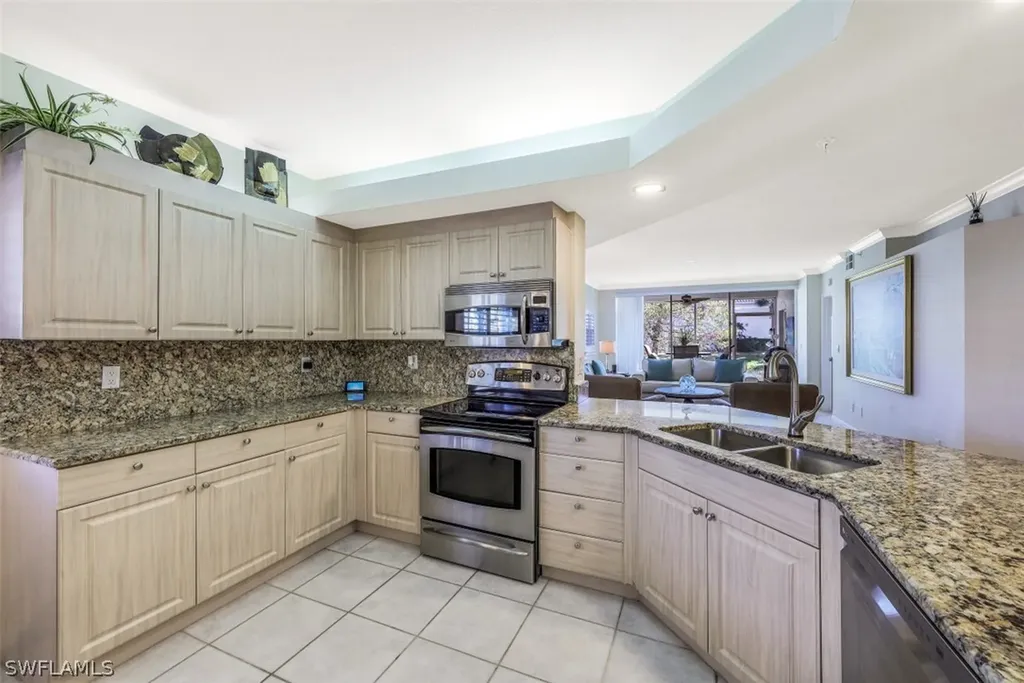6940 Satinleaf Road N Naples FL 34109