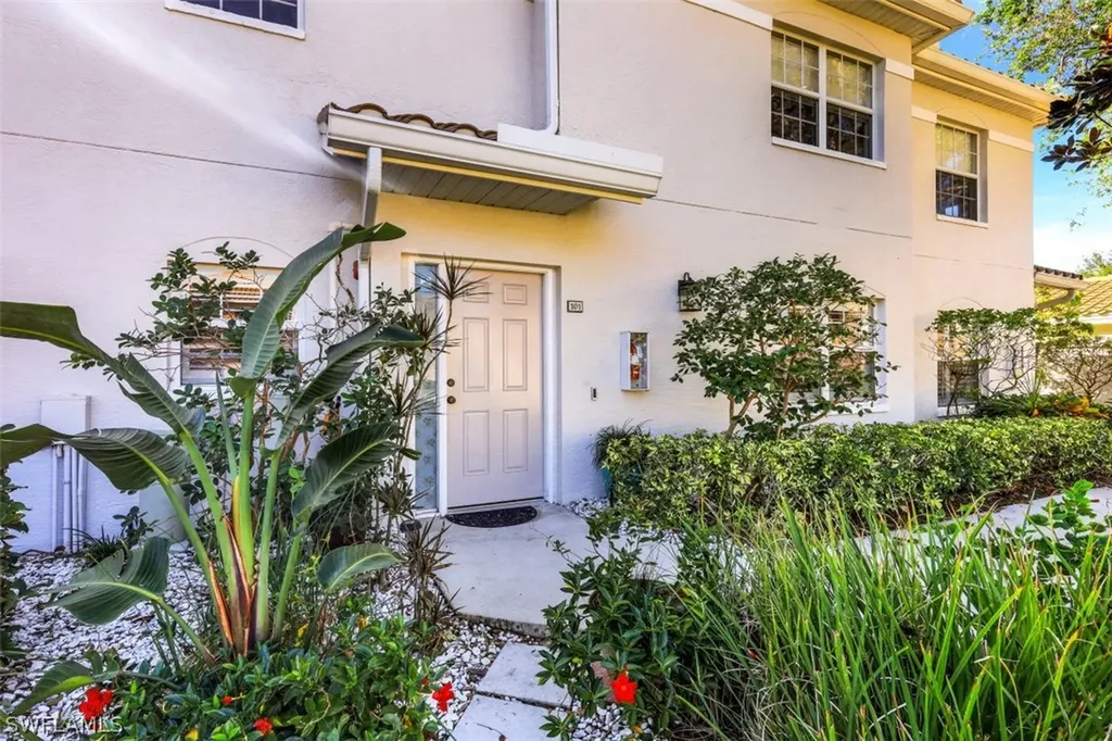 6940 Satinleaf Road N Naples FL 34109