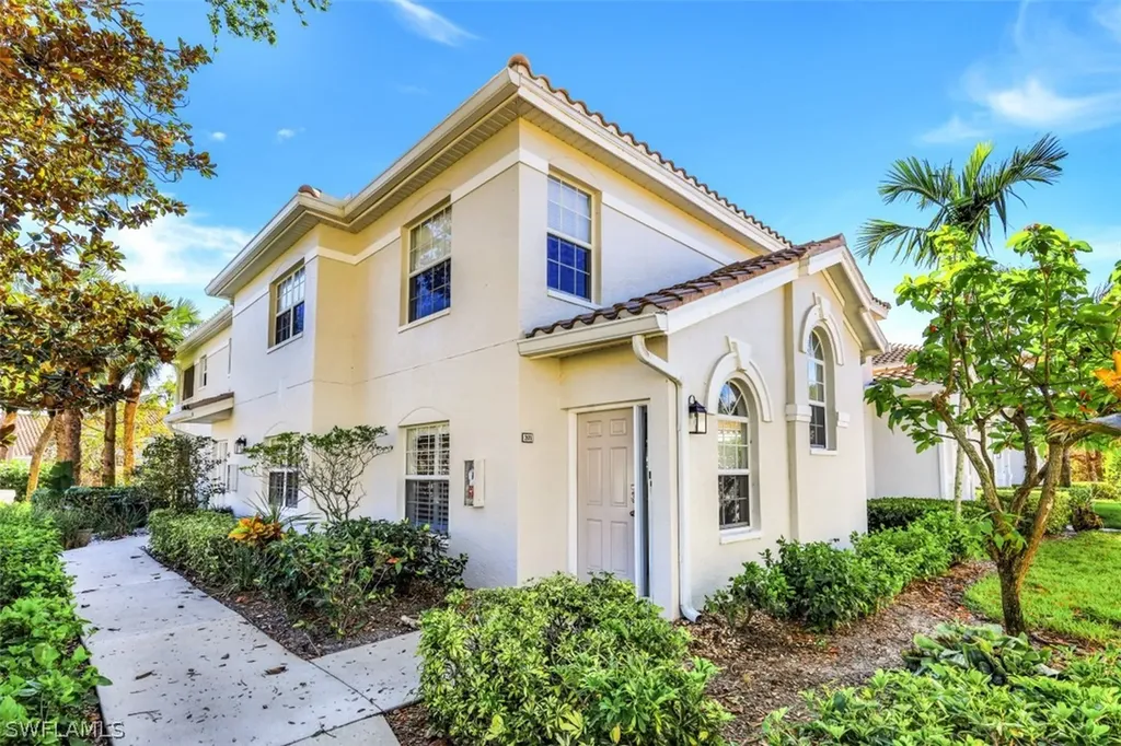 6940 Satinleaf Road N Naples FL 34109