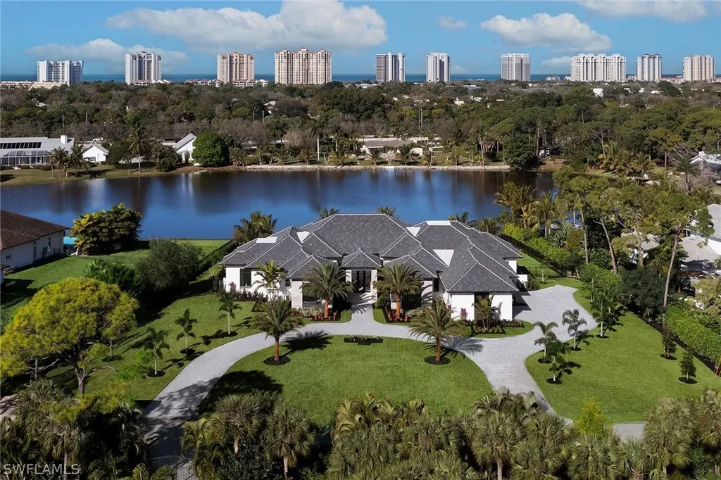 317 West Street Naples FL 34108
