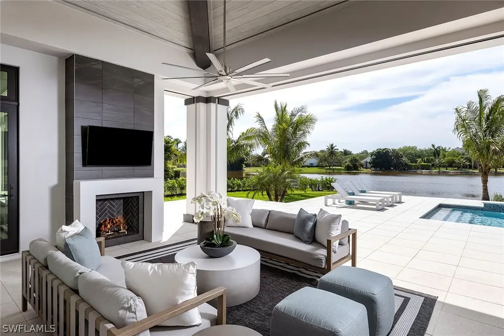 317 West Street Naples FL 34108