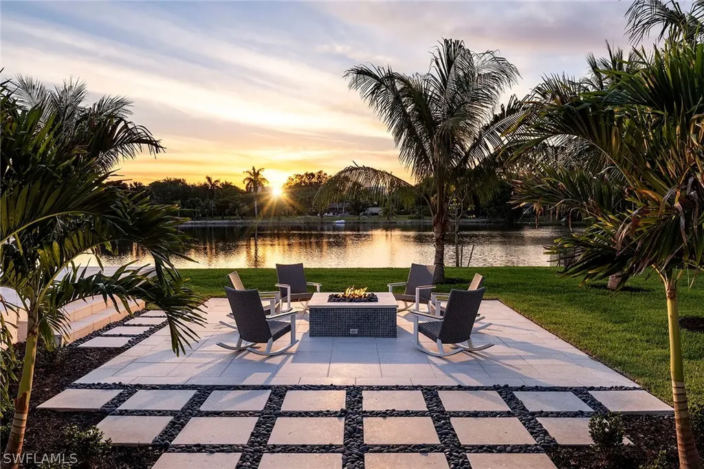 317 West Street Naples FL 34108