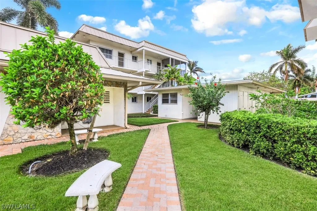 766 Central Avenue Naples FL 34102