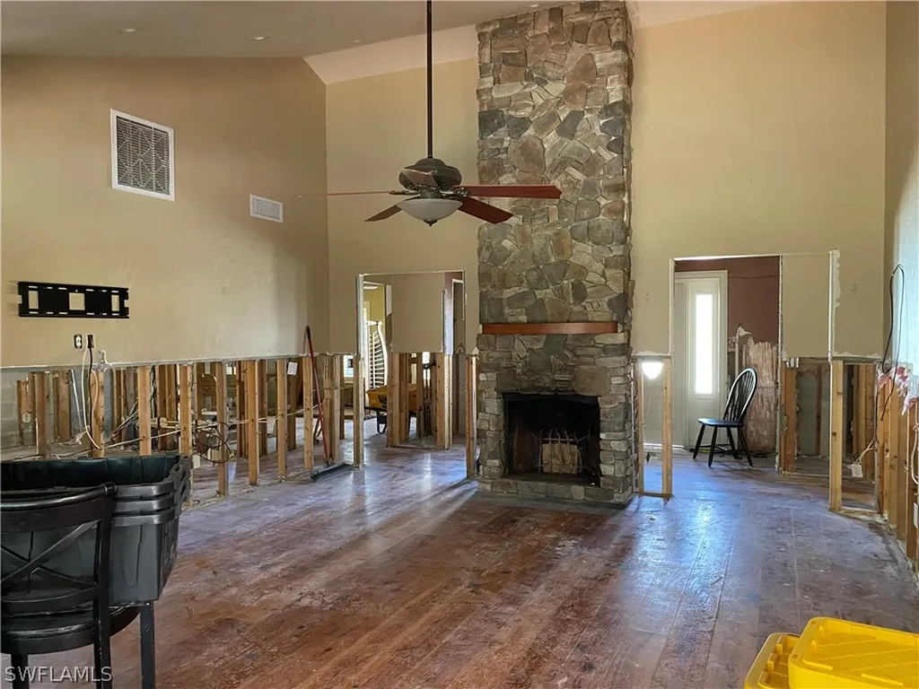 3729 Liberty Square Fort Myers FL 33908