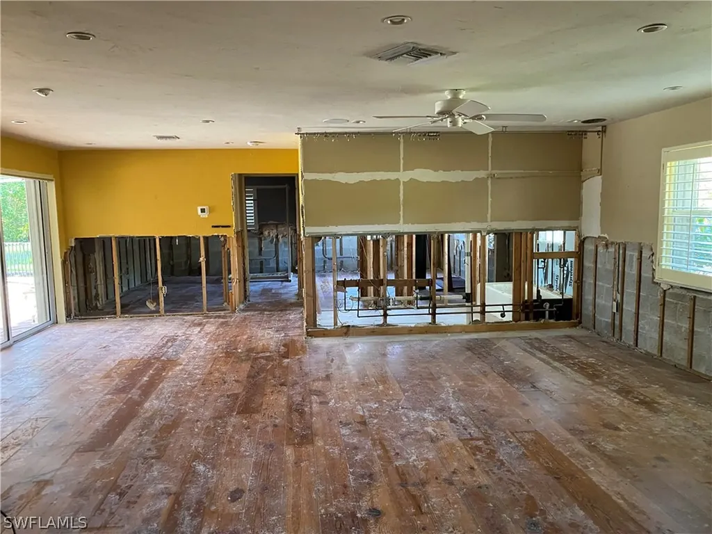 3729 Liberty Square Fort Myers FL 33908
