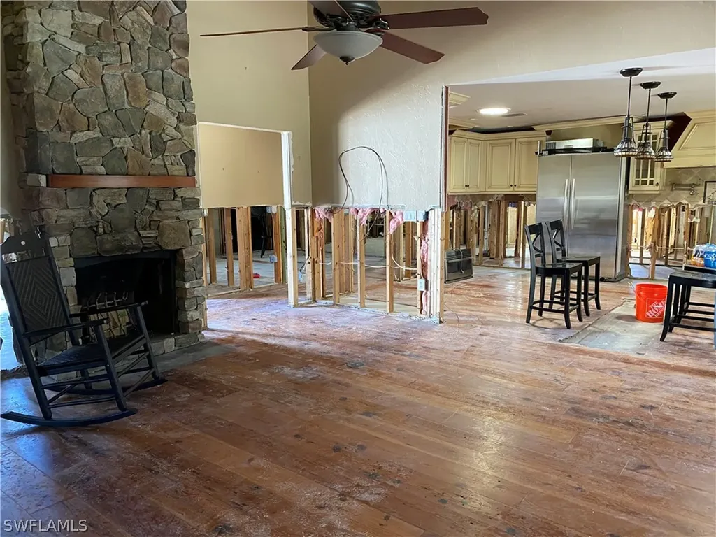 3729 Liberty Square Fort Myers FL 33908