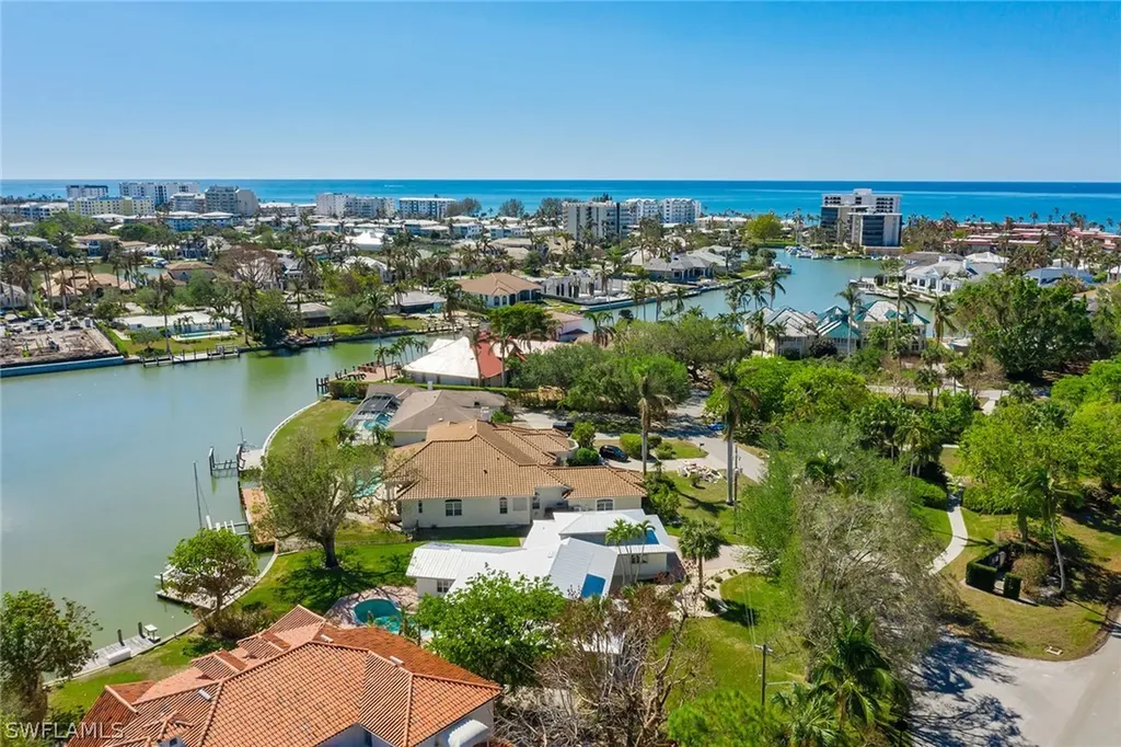 450 Bow Line Bend Naples FL 34103