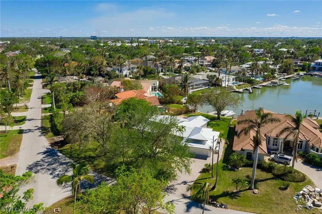 450 Bow Line Bend Naples FL 34103