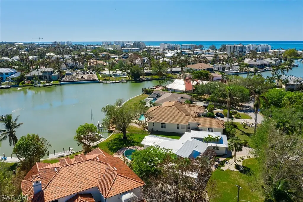 450 Bow Line Bend Naples FL 34103