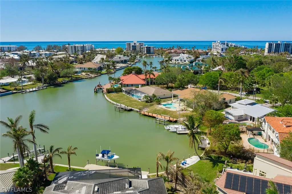 450 Bow Line Bend Naples FL 34103