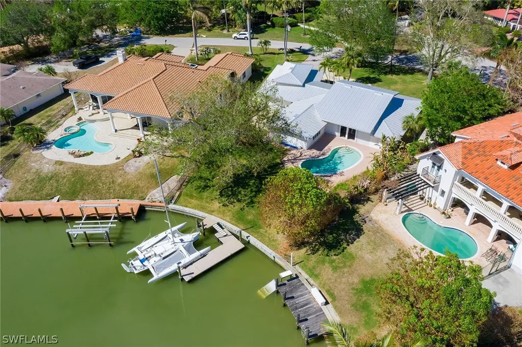 450 Bow Line Bend Naples FL 34103
