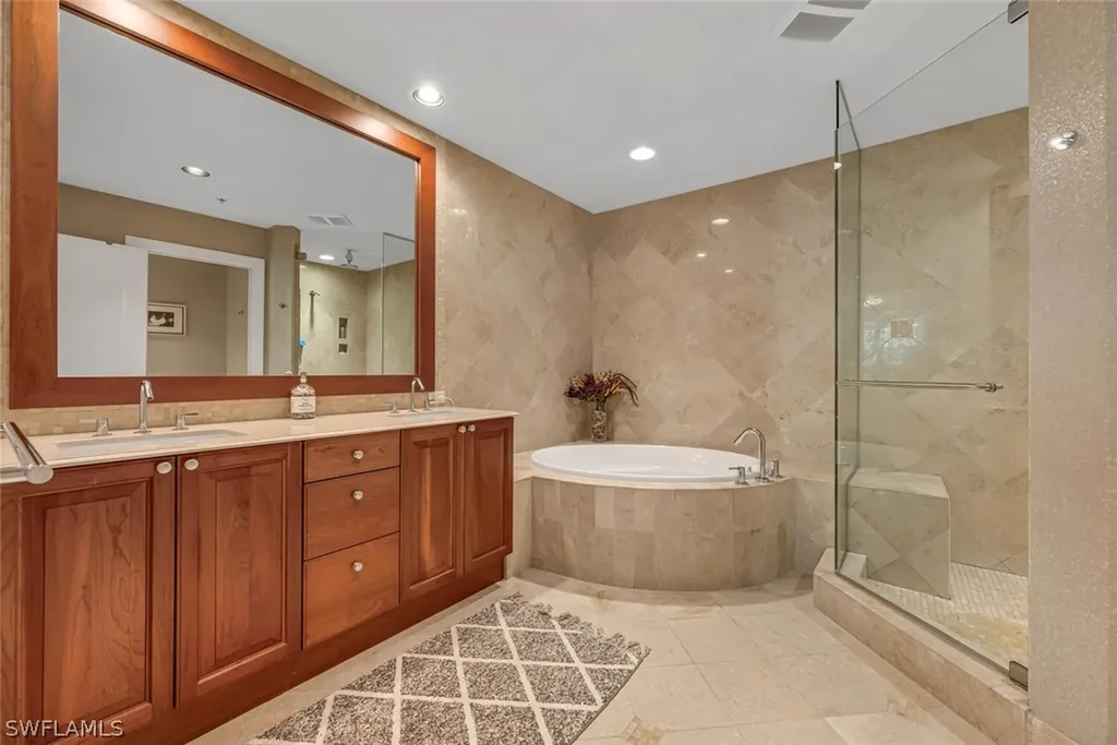 9115 Strada Place Naples FL 34108