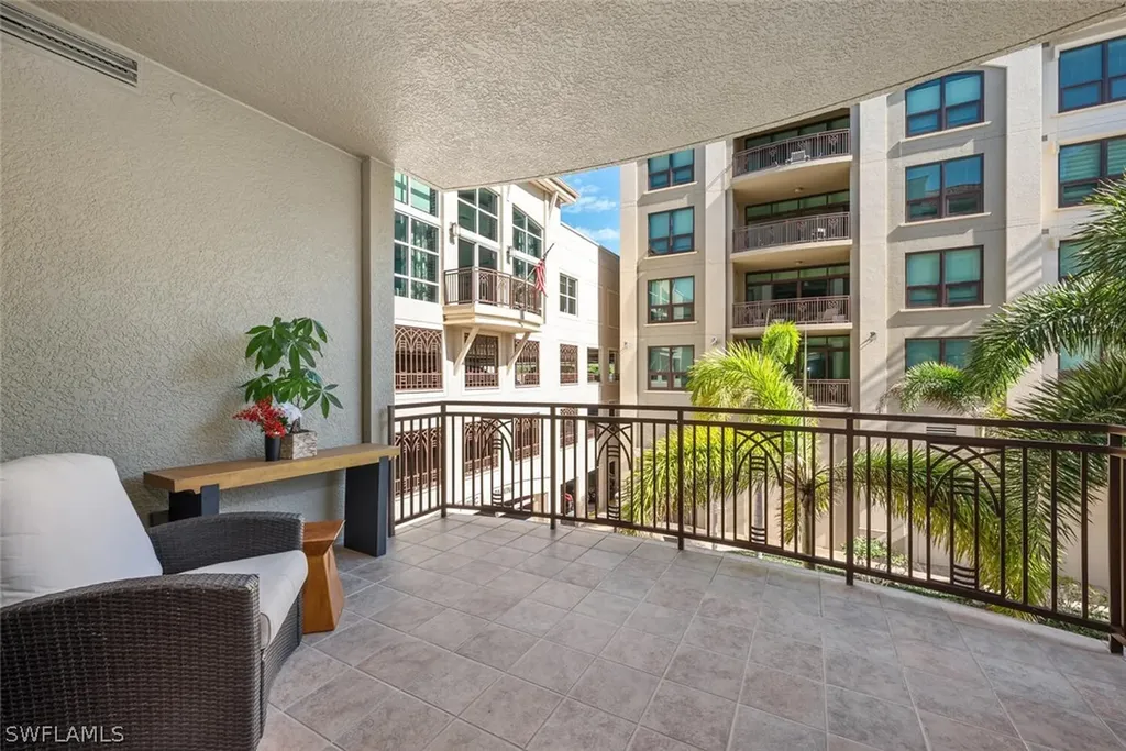 9115 Strada Place Naples FL 34108