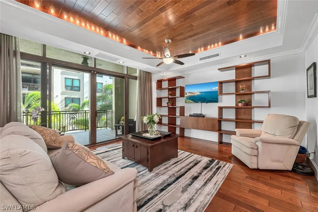 9115 Strada Place Naples FL 34108