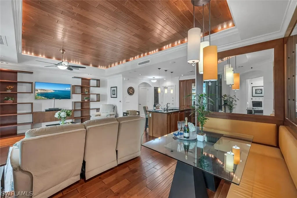 9115 Strada Place Naples FL 34108