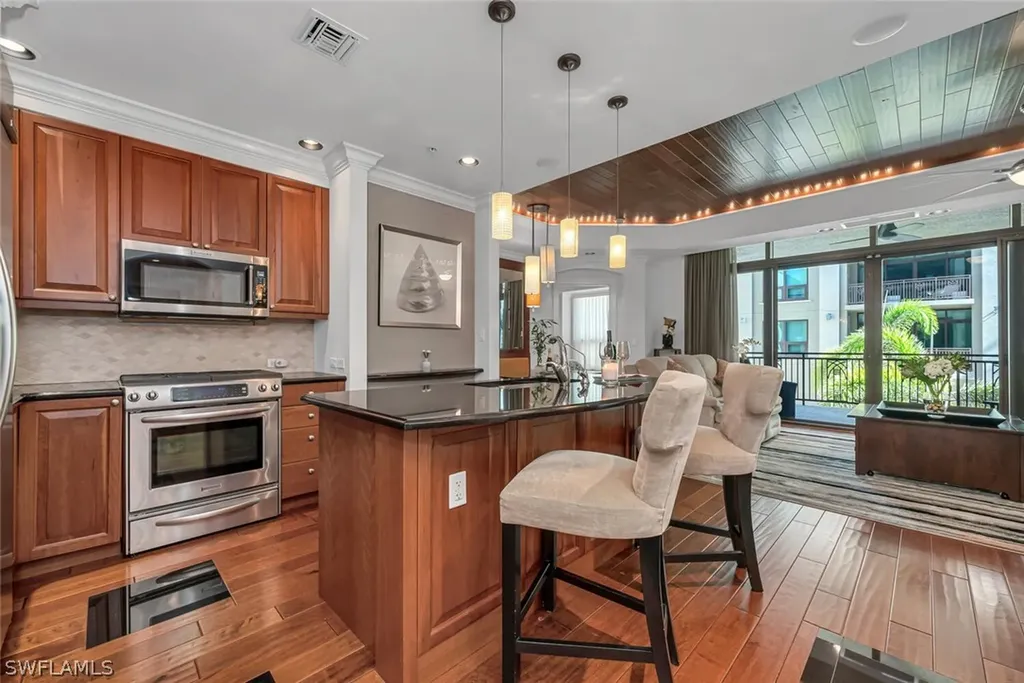 9115 Strada Place Naples FL 34108