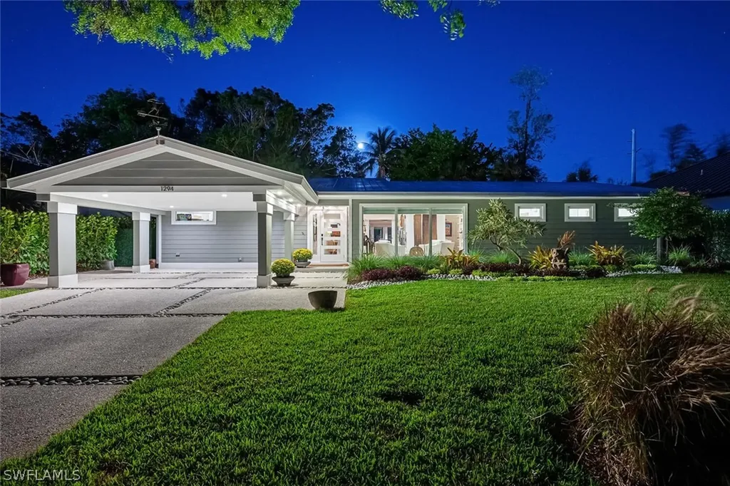 1294 13th Street N Naples FL 34102