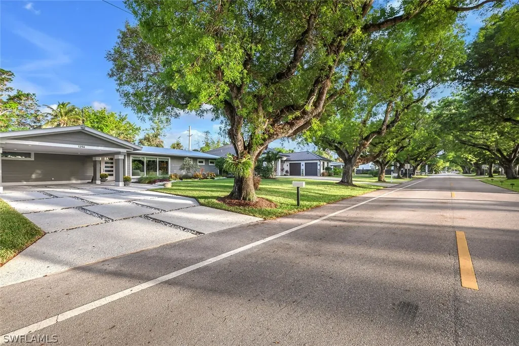 1294 13th Street N Naples FL 34102